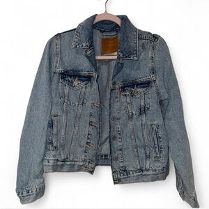 Levi’s Original Trucker Denim Jacket Light Wash Size M Vintage Style
